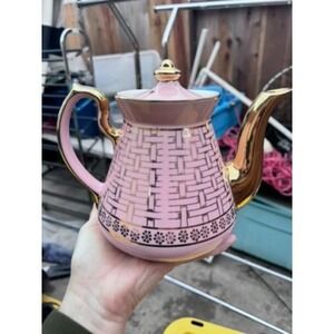 Vintage Hall Philadelphia Basket Weave Pink  Gold Teapot 6 Cup Classic Retro